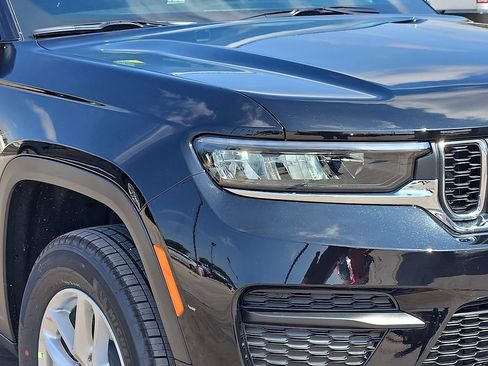 New 2026 Jeep Grand Cherokee Laredo AWD/4WD image 8