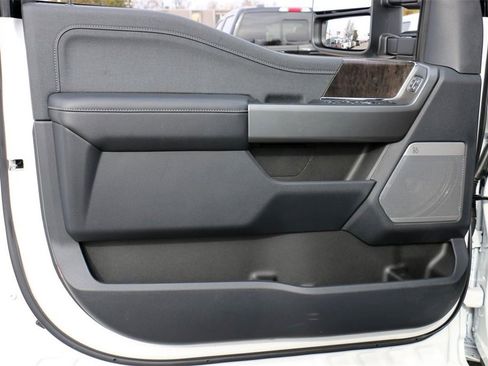 New 2026 Ford F250 Lariat w/ Black Appearance Package image 19