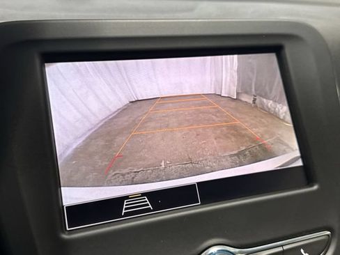 Certified 2023 Chevrolet Equinox LT FWD image 18