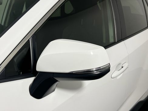 Used 2021 Toyota RAV4 XLE w/ Convenience Package image 12