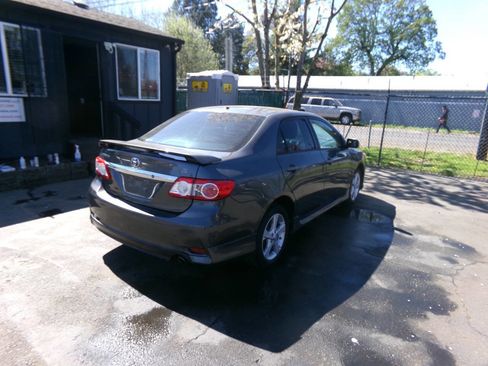 Used 2011 Toyota Corolla S image 6