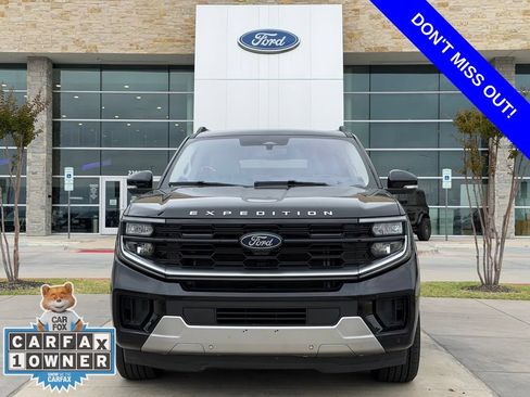 Used 2025 Ford Expedition Max Platinum w/ Driver's Package AWD/4WD image 2