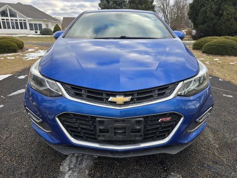 Used 2017 Chevrolet Cruze LT w/ Convenience Package image 2