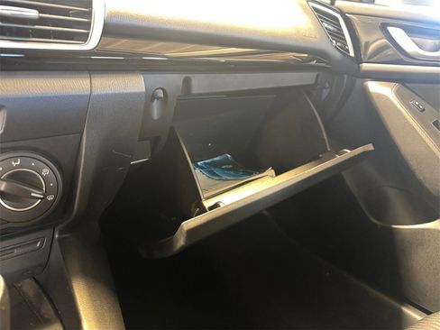 Used 2014 MAZDA MAZDA3 i Touring image 19