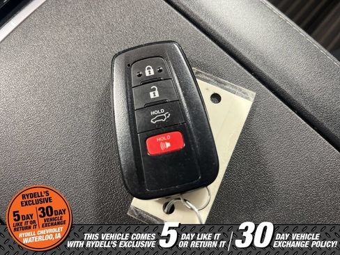 Used 2021 Toyota Highlander XSE AWD/4WD image 37