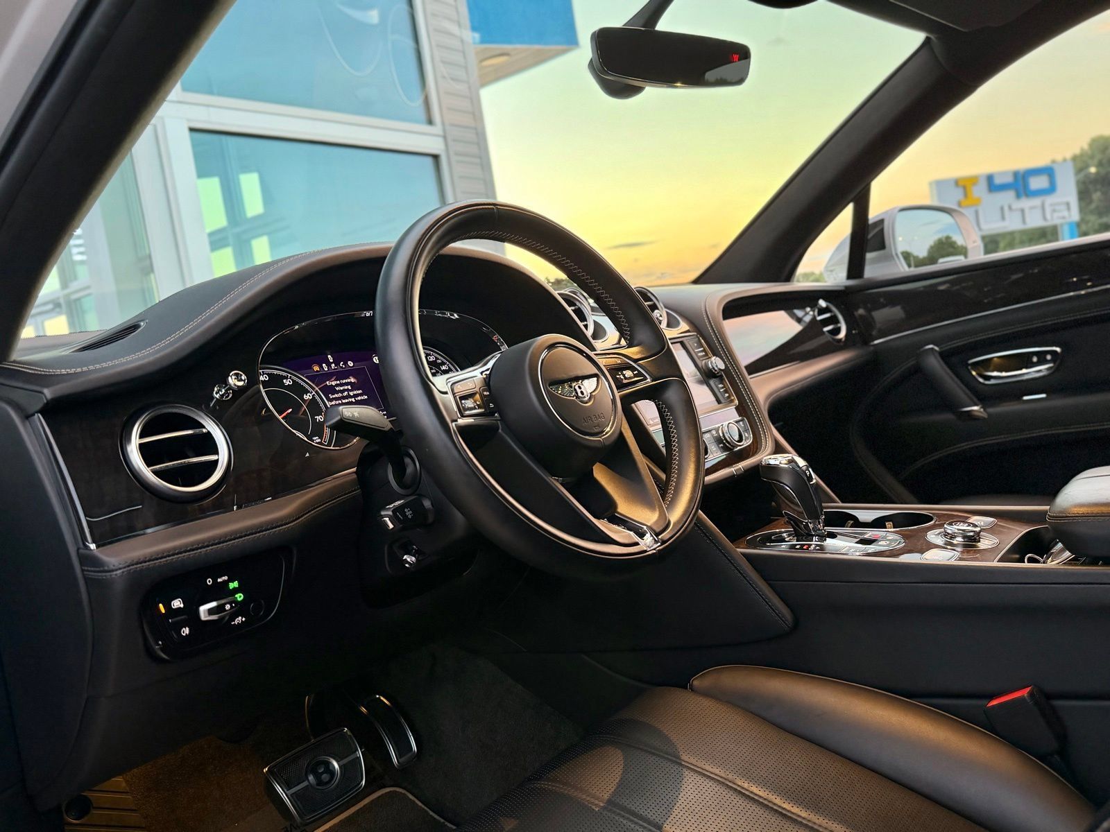 Used 2019 Bentley Bentayga AWD/4WD image 2
