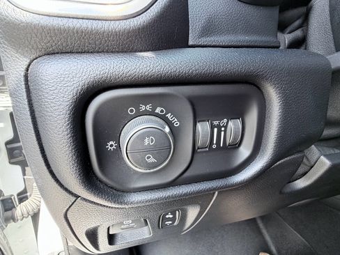 Used 2021 RAM 1500 Laramie AWD/4WD image 14