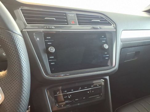 Used 2023 Volkswagen Tiguan SE R-Line AWD/4WD image 13