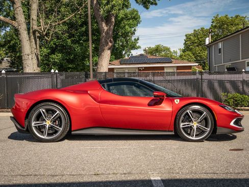Used 2023 Ferrari 296 GTS RWD image 18