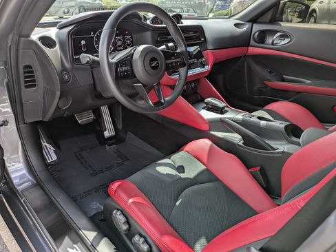 Certified 2025 Nissan Z Performance w/ Floor Mat Package RWD image 15