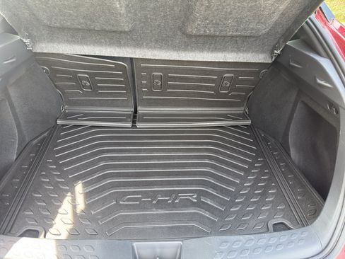 Used 2019 Toyota C-HR Limited FWD image 8