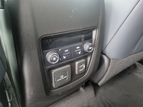 Used 2019 Buick Enclave Premium image 24