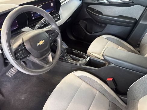 Used 2025 Chevrolet TrailBlazer LT AWD/4WD image 13