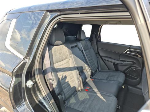 New 2026 Mitsubishi Outlander SE image 31