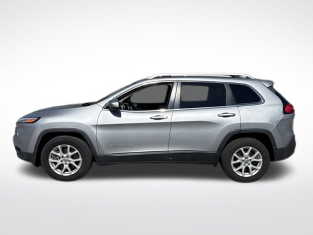 Used 2015 Jeep Cherokee Latitude w/ Comfort/Convenience Group AWD/4WD image 2