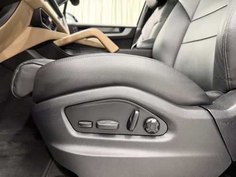 Certified 2024 Porsche Cayenne w/ Premium Package Plus (PFM) image 32