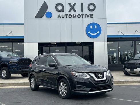 Used 2017 Nissan Rogue SV FWD image 1