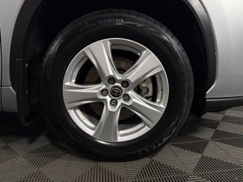 Used 2022 Toyota Highlander L image 8