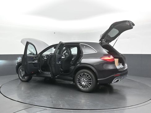 Certified 2025 Mercedes-Benz GLC 300 4MATIC image 49