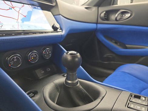 Used 2024 Nissan Z Performance w/ Floor Mat Package RWD image 31