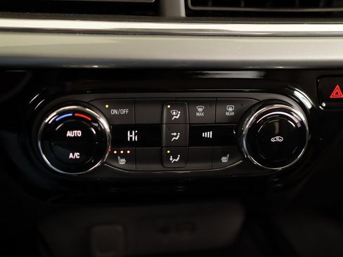 Used 2025 Chevrolet Trax LT w/ Driver Confidence Package image 15