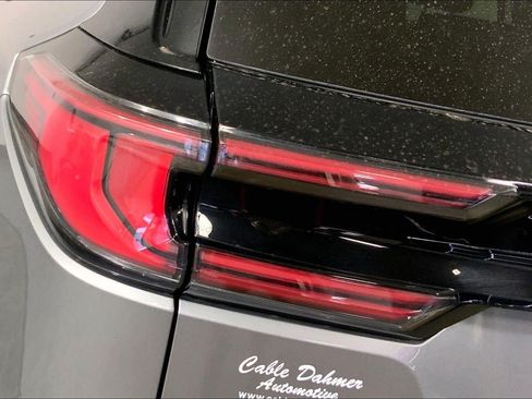 Used 2025 GMC Acadia Elevation FWD image 27