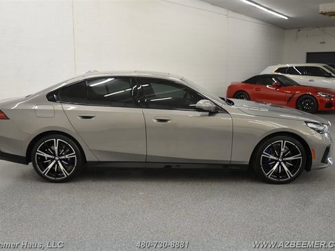 Used 2024 BMW 530i w/ M Sport Package RWD image 7
