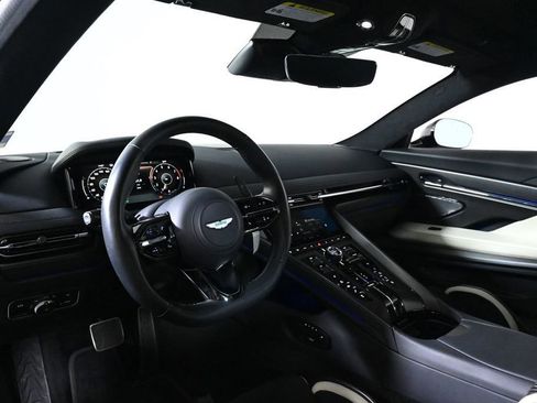 Used 2024 Aston Martin DB12 Coupe RWD image 9