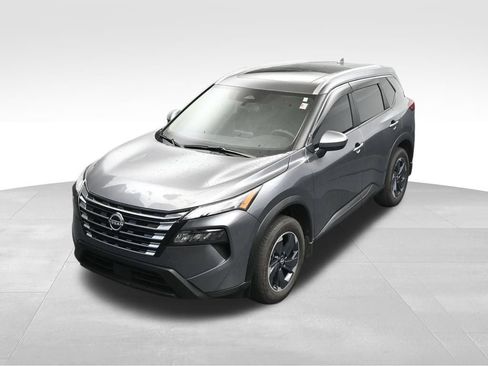 Used 2025 Nissan Rogue SV w/ SV Premium Package FWD image 18