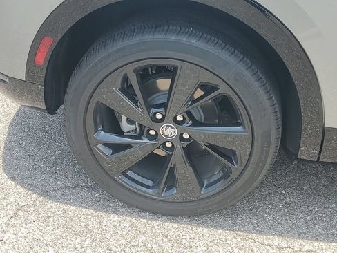 Certified 2023 Buick Envision Essence w/ Technology Package I AWD/4WD image 8