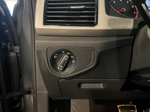 Used 2018 Volkswagen Atlas SEL w/ R-Line Package image 15