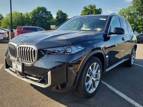 Certified 2024 BMW X5 xDrive50e w/ Executive Package AWD/4WD image 3