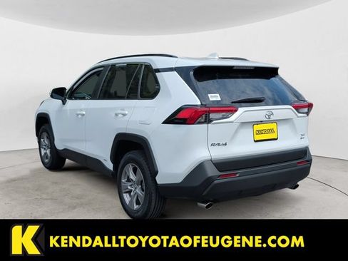 Used 2025 Toyota RAV4 XLE AWD/4WD image 7