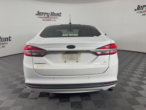 Used 2018 Ford Fusion SE w/ Fusion SE Technology Package FWD image 8