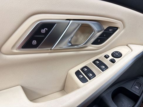 Used 2020 BMW 330i xDrive Sedan w/ Convenience Package AWD/4WD image 20