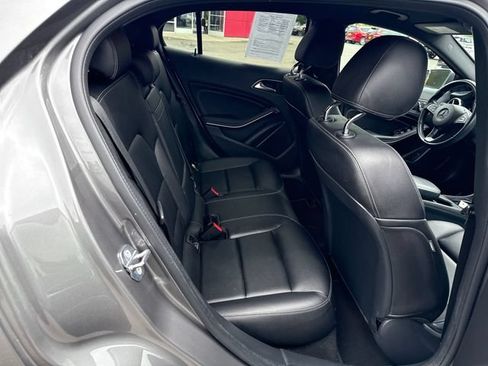 Used 2019 Mercedes-Benz GLA 250 4MATIC image 10