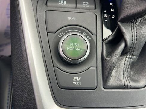 Used 2020 Toyota RAV4 XSE image 26