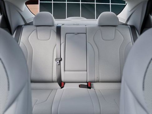 New 2025 Hyundai Elantra Limited image 12