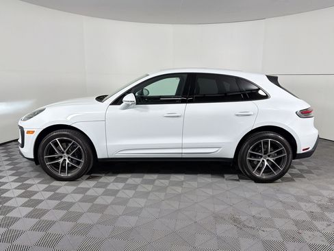 Used 2026 Porsche Macan AWD/4WD image 2