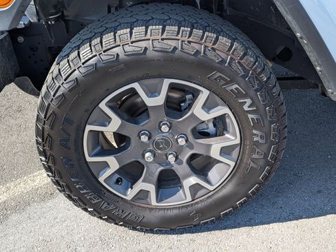 Used 2025 Jeep Wrangler Sahara w/ Safety Group image 28