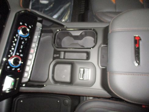 New 2026 GMC Sierra 2500 AT4 w/ AT4 Premium Plus Package AWD/4WD image 47