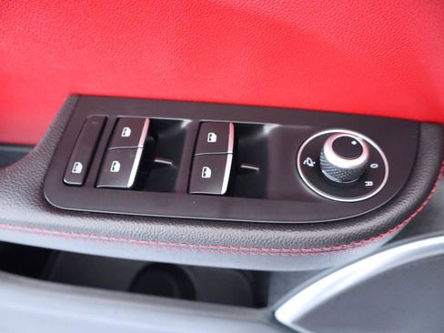 Used 2019 Alfa Romeo Giulia RWD image 27