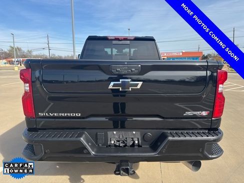 Used 2024 Chevrolet Silverado 2500 ZR2 w/ Technology Package image 7