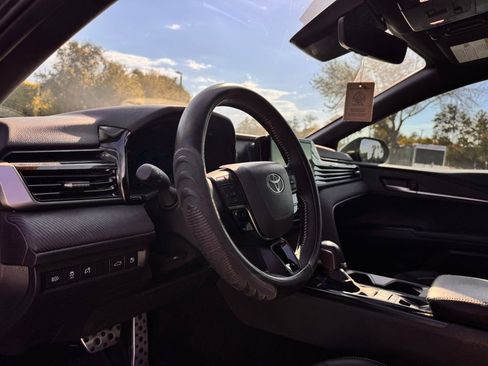 Used 2025 Toyota Camry SE w/ Convenience Package FWD image 11