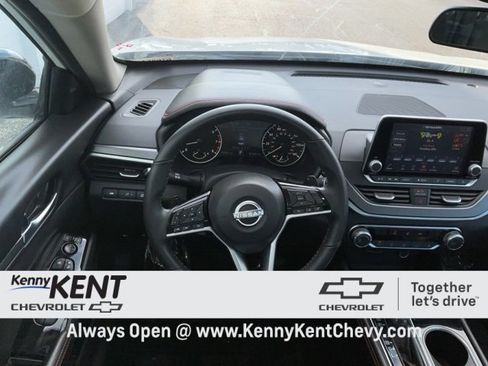 Used 2024 Nissan Altima 2.5 SR image 17