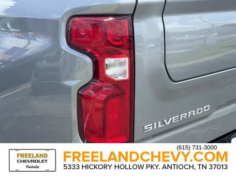 Used 2023 Chevrolet Silverado 1500 High Country w/ High Country Premium Package AWD/4WD image 12