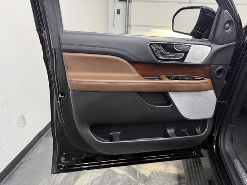 Used 2023 Lincoln Navigator L Reserve w/ Equipment Group 201A AWD/4WD image 9