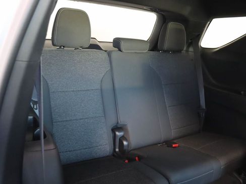 Used 2025 Chevrolet Traverse LT w/ Driver Confidence Package AWD/4WD image 18