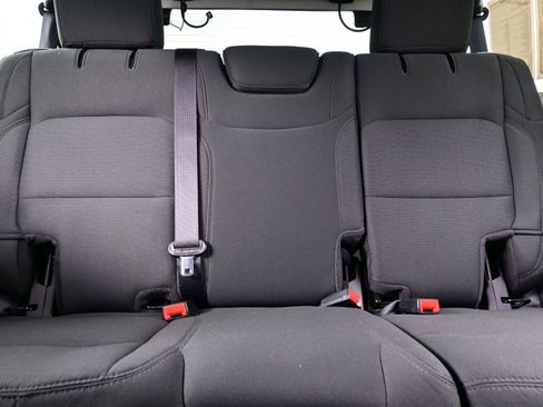 Used 2022 Jeep Wrangler Unlimited Sport image 15