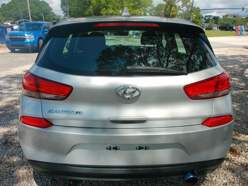 Used 2019 Hyundai Elantra GT FWD image 6